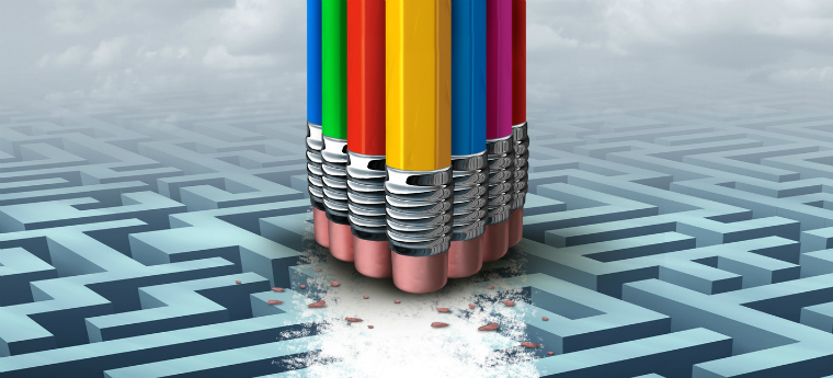 Imagem mostra conjunto de lápis apagando um labirinto