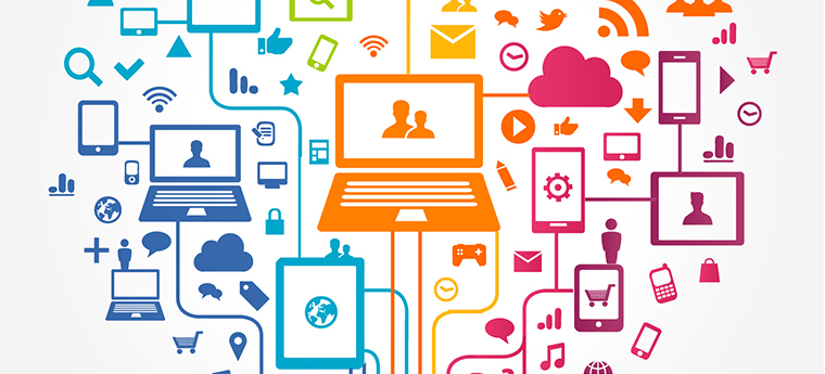 ilustrações de computadores e celulares conectados