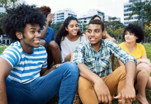 Ilustração do post Carreiras desejadas por jovens não combinam com formação e oportunidades. Por quê?