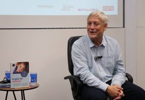 Ilustração do post Bem-estar digital: pediatra de Harvard propõe orientar, e não proibir, o uso das telas