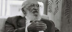 Ilustração do post 50 frases e pensamentos de Paulo Freire para inspirar a prática docente