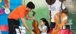 Ilustração do post Escola só ganha com a inclusão de música no currículo