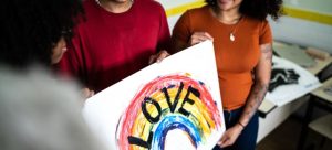 Ilustração do post Educar para respeitar: professora cria grupo de acolhimento LGBTQIAPN+ em escola pública