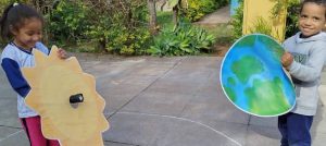 Ilustração do post Se tem sol, por que está frio? Quando a curiosidade infantil encontra a ciência e a cidadania