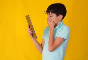 Ilustração do post O que é o ECA Digital e como ele impacta o cotidiano escolar